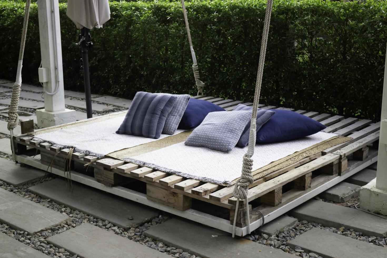 Garden pallet bed photo