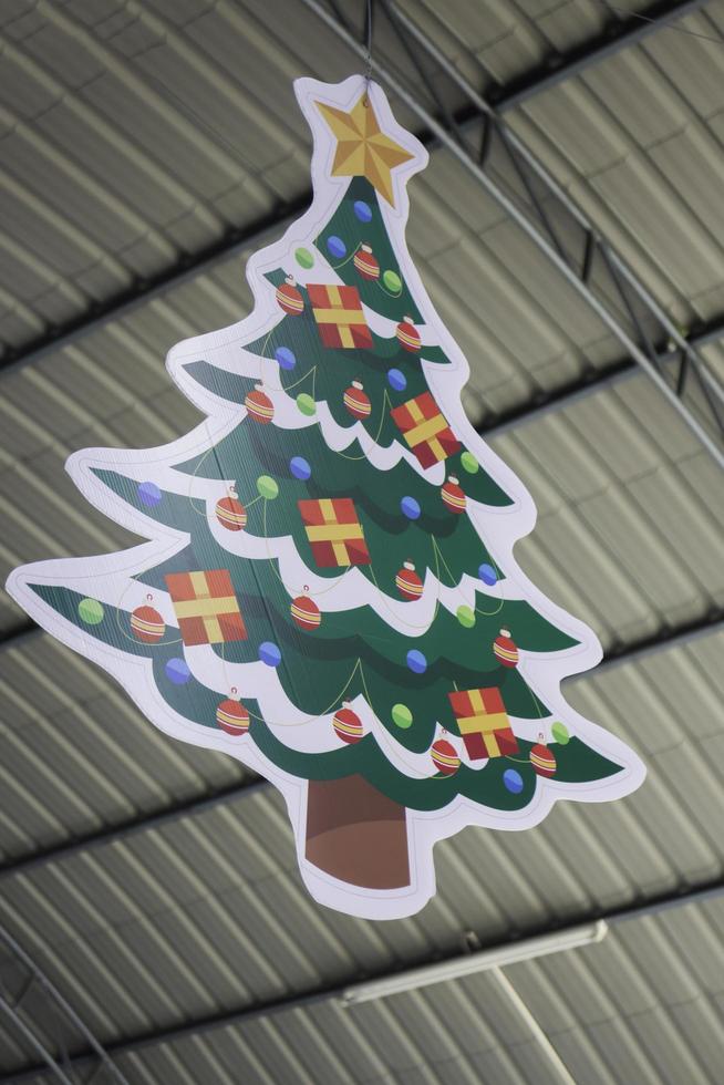 gran decoración del árbol de navidad foto