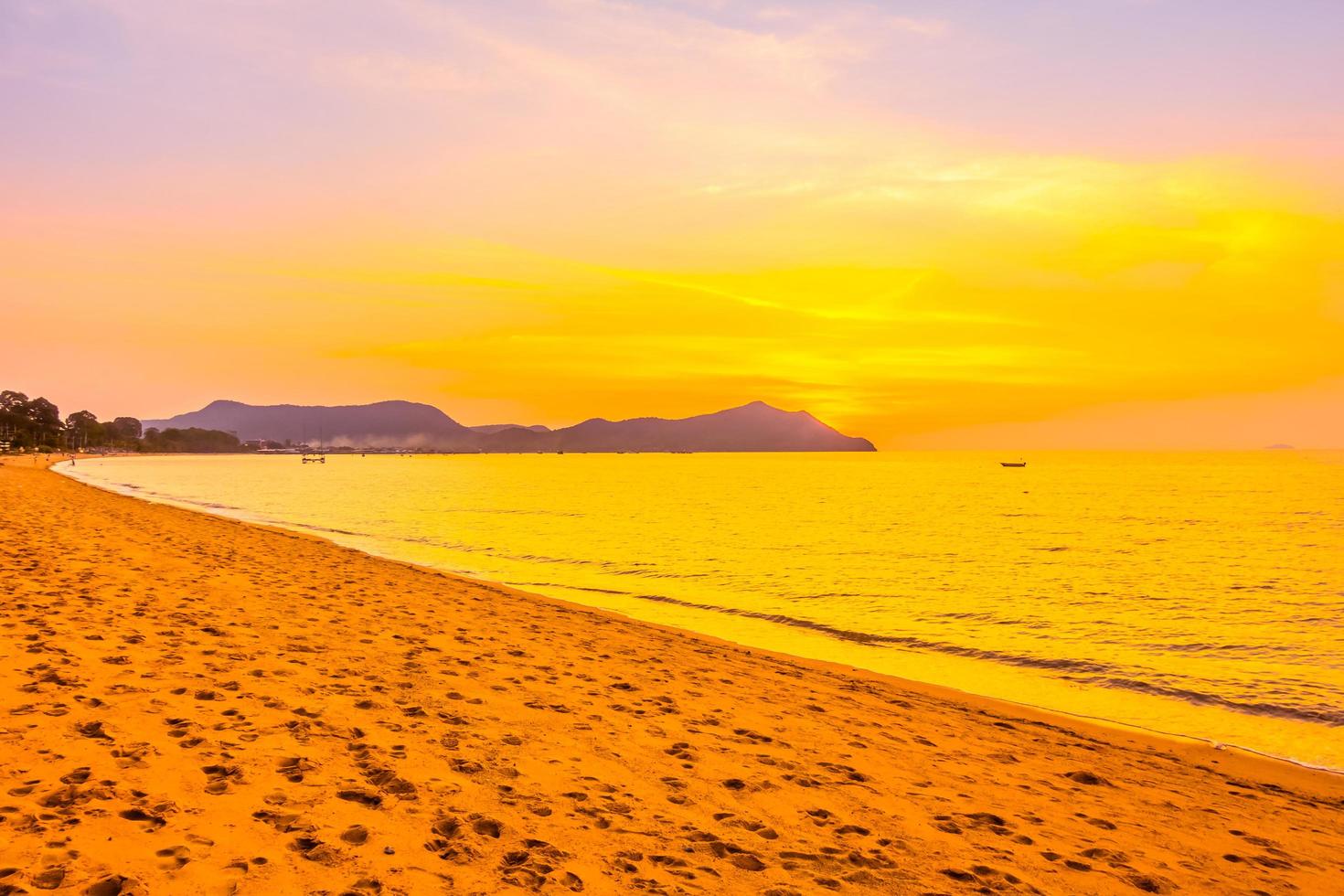 Beautiful tropical beach background photo