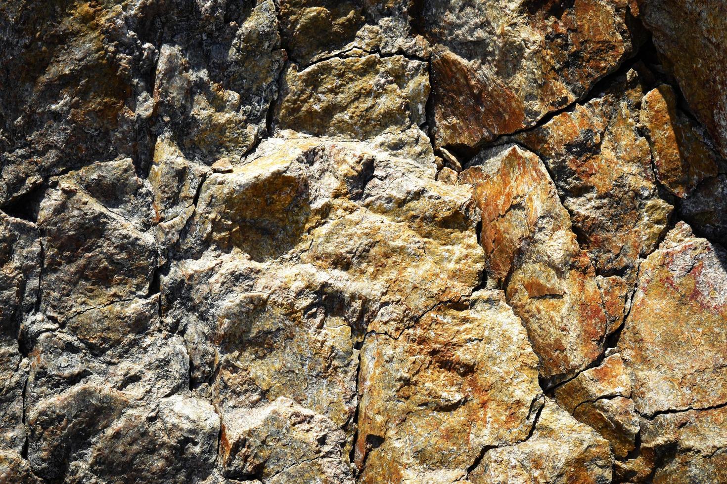 roca de granito rústico foto