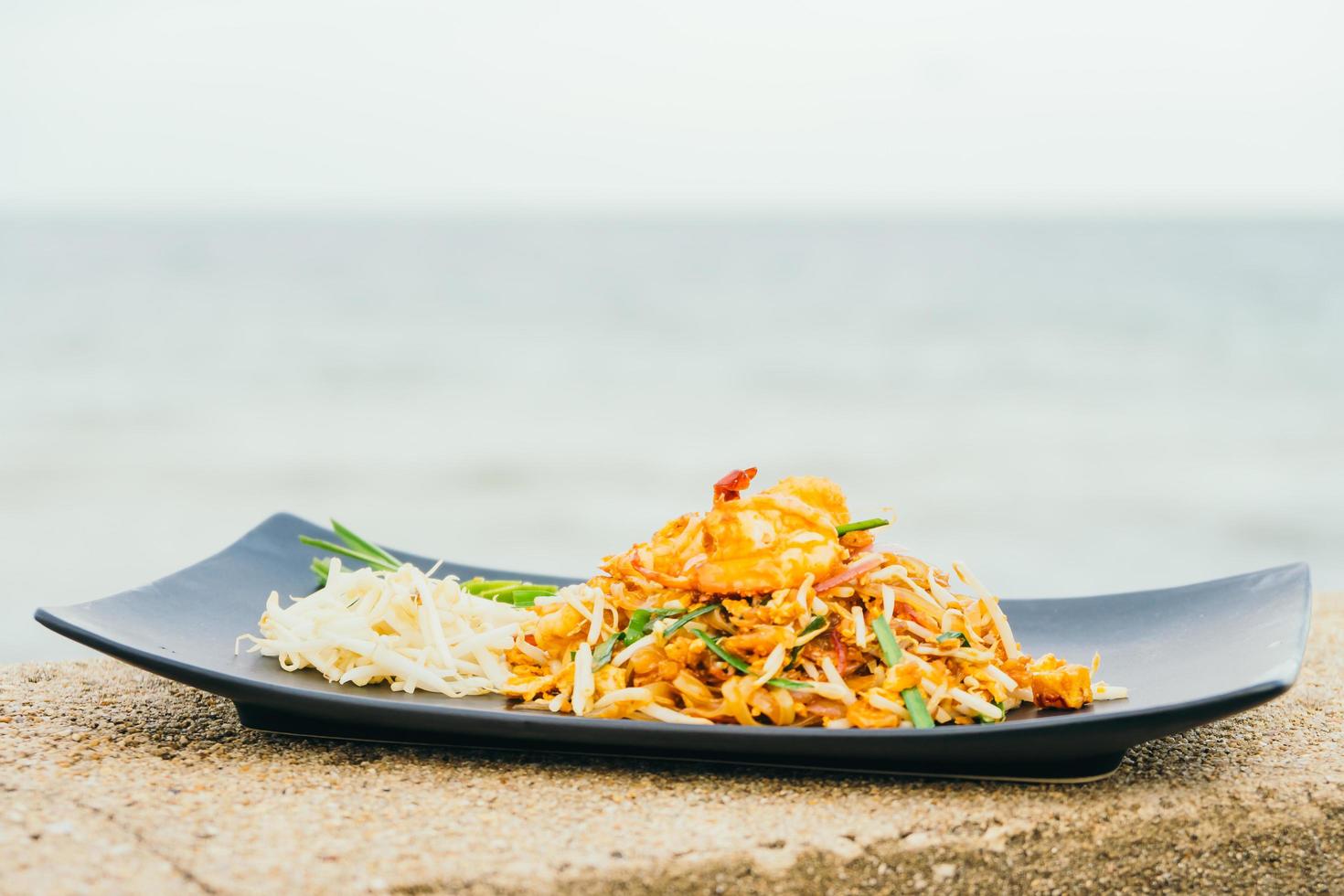 Pad thai noodles photo