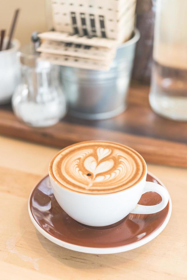 Latte coffee cup 2164186 Stock Photo at Vecteezy