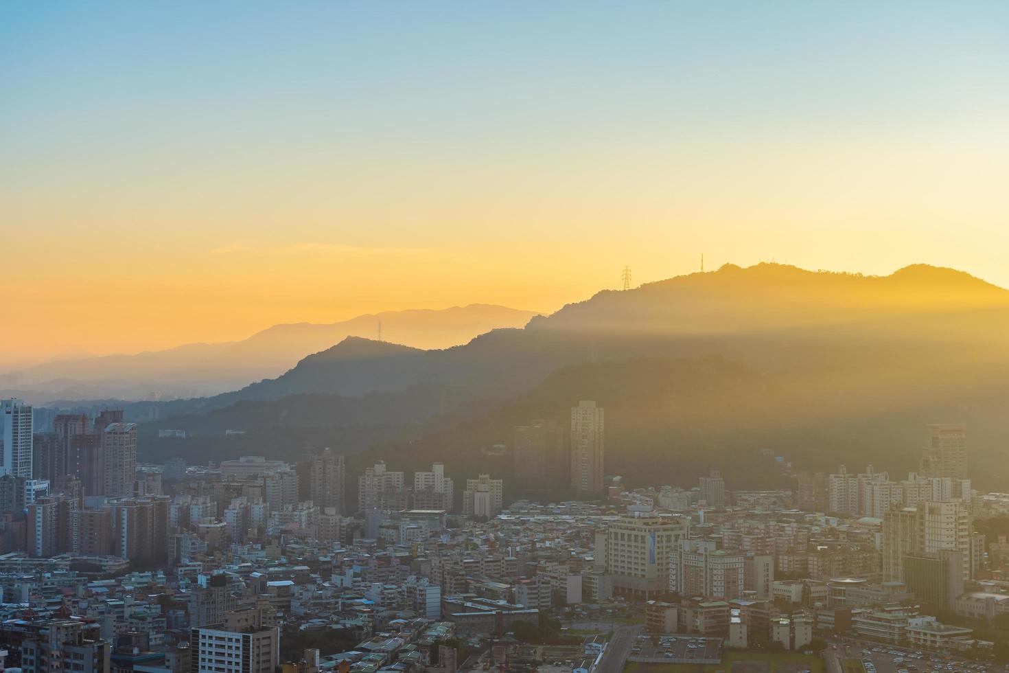 vista de la ciudad de taipei en taiwán foto