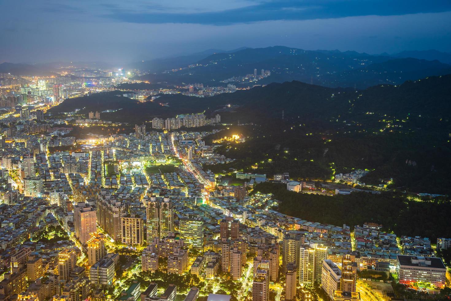 vista de la ciudad de taipei en taiwán foto