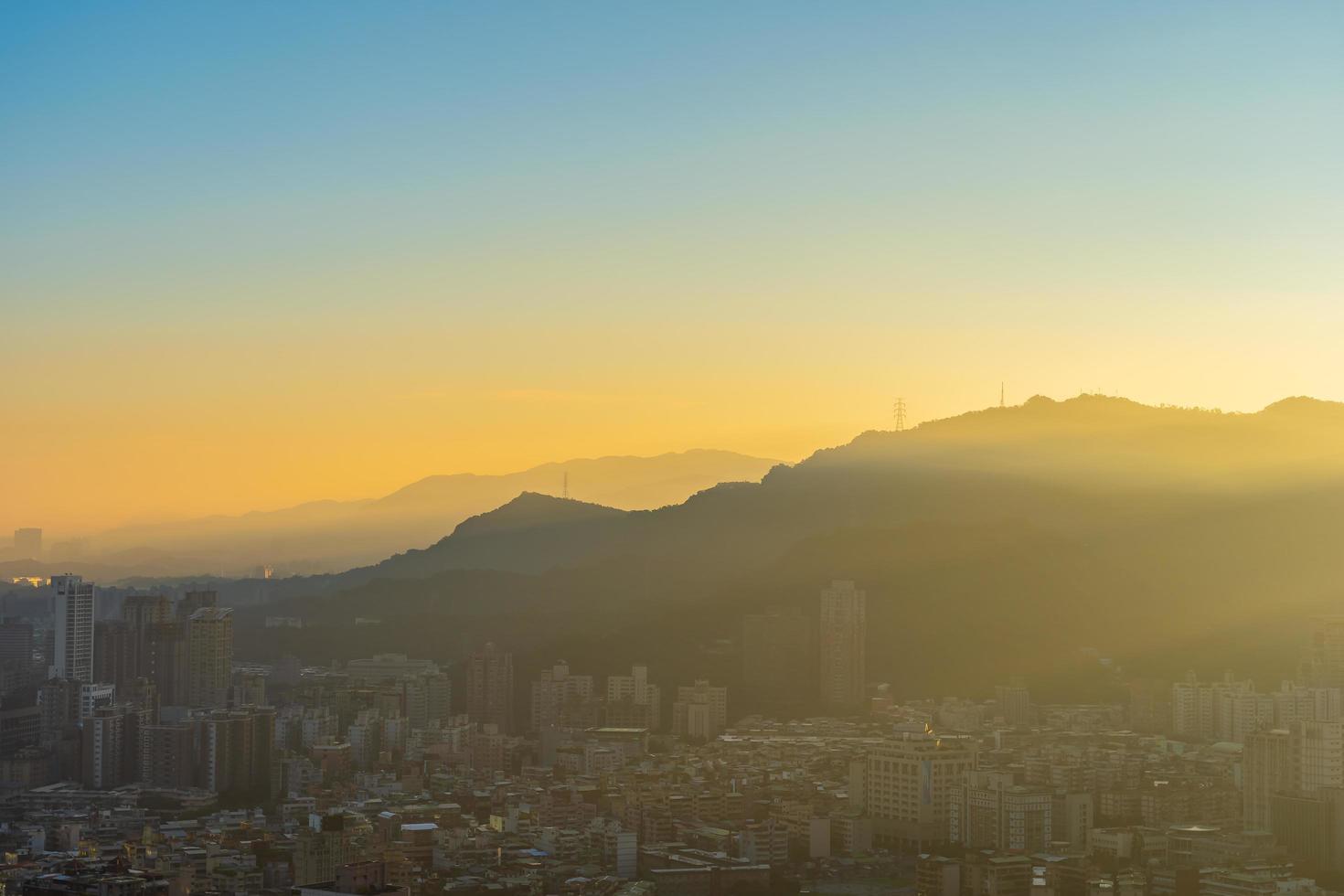 vista de la ciudad de taipei en taiwán foto