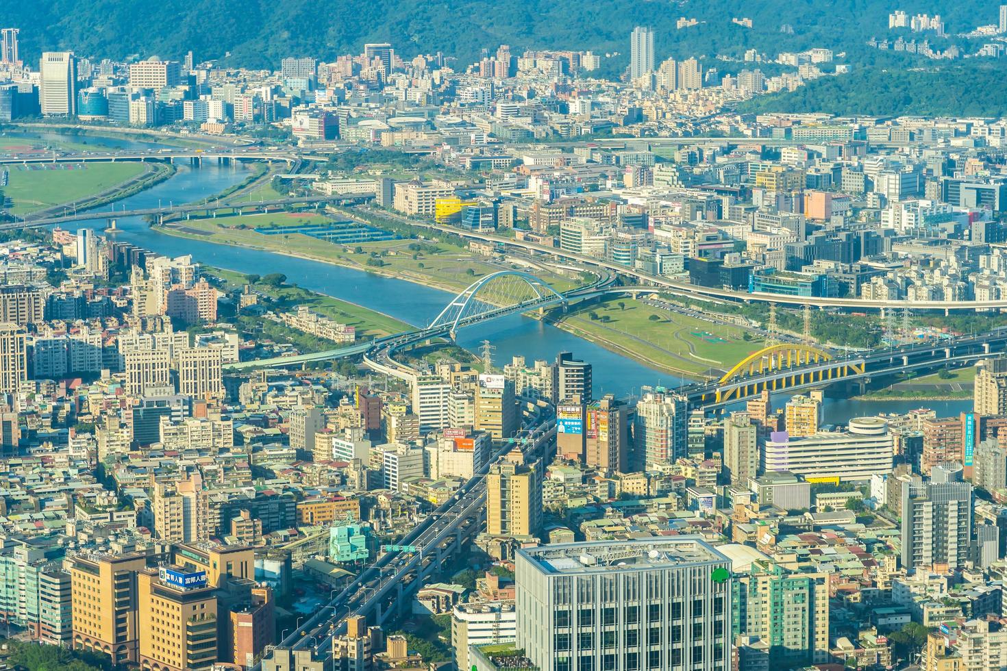 vista de la ciudad de taipei en taiwán foto