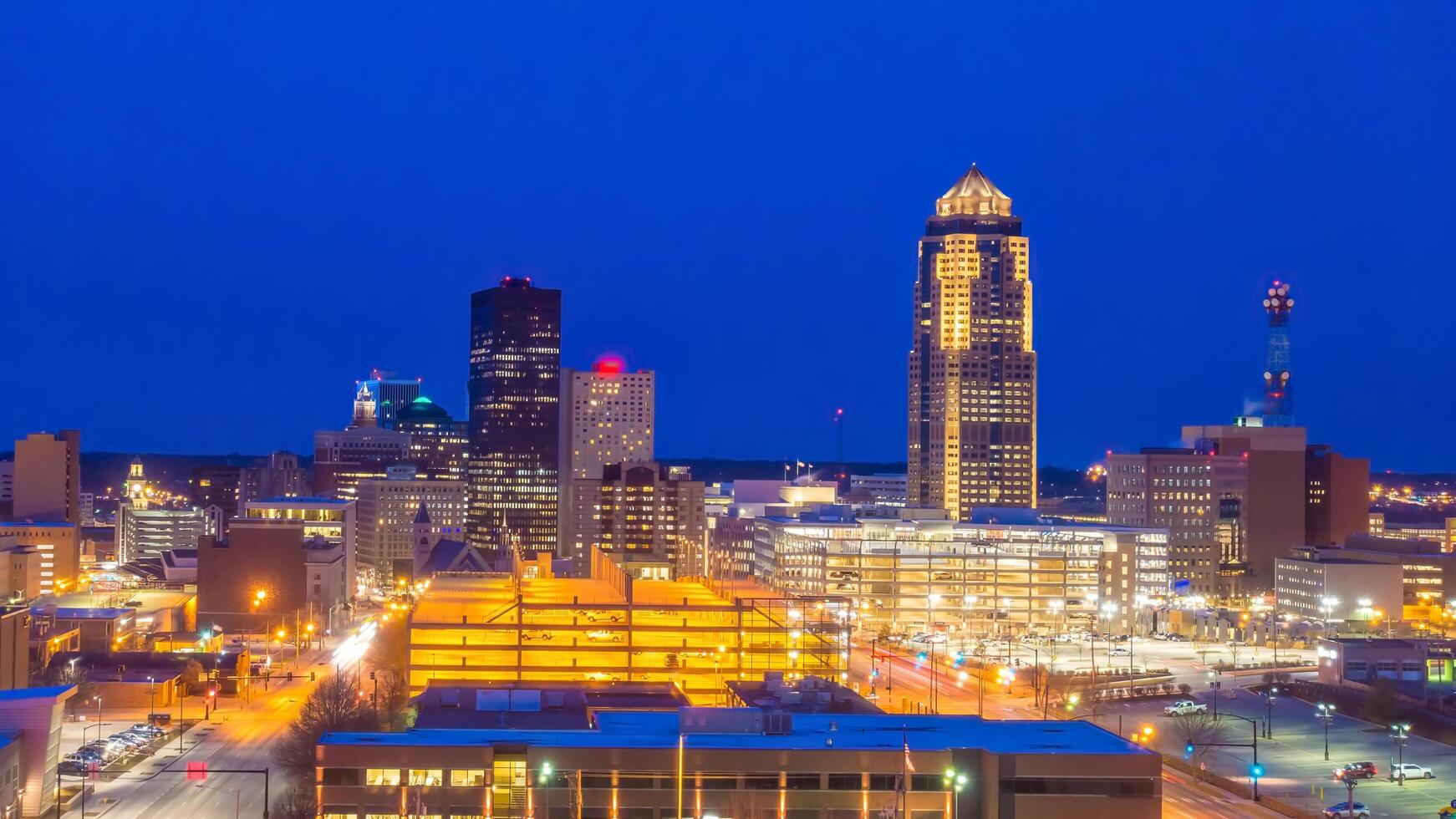 Des Moines Iowa skyline in USA photo