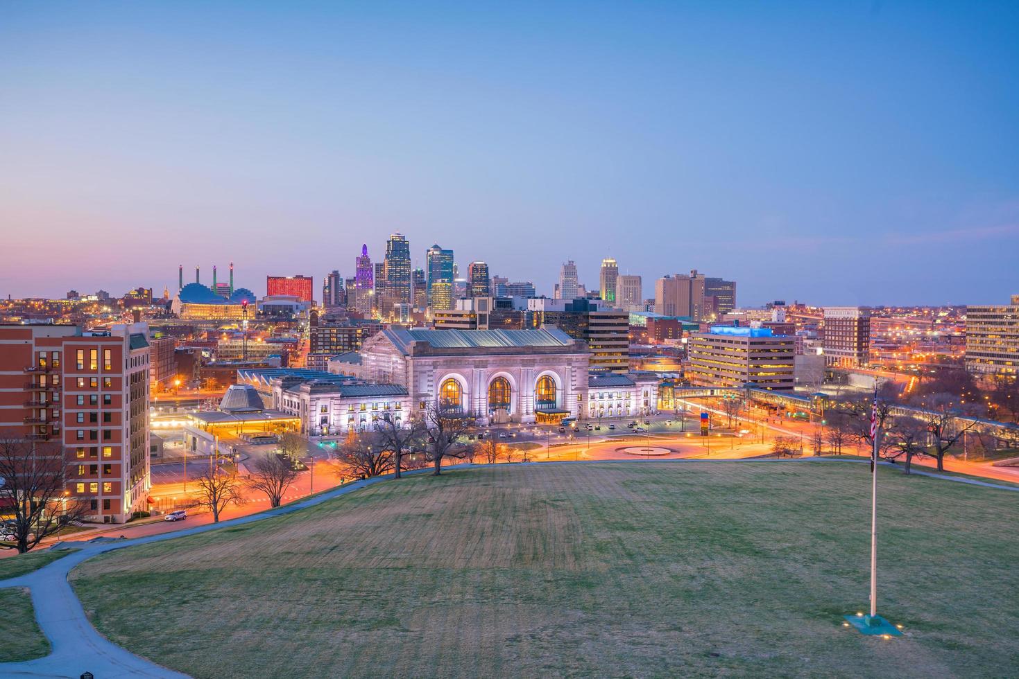 Vista del horizonte de la ciudad de Kansas en Missouri foto