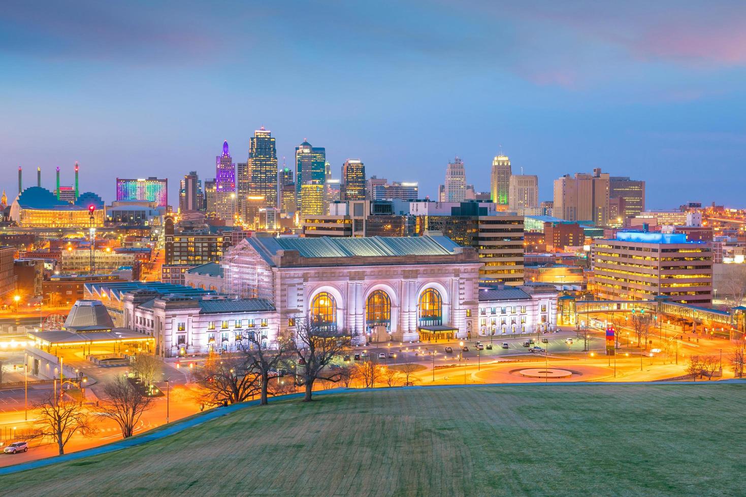 Vista del horizonte de la ciudad de Kansas en Missouri foto