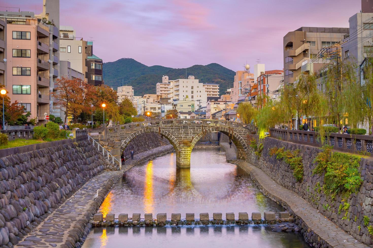 Puente de espectáculos Megane en Nagasaki, Kyushu, Japón foto