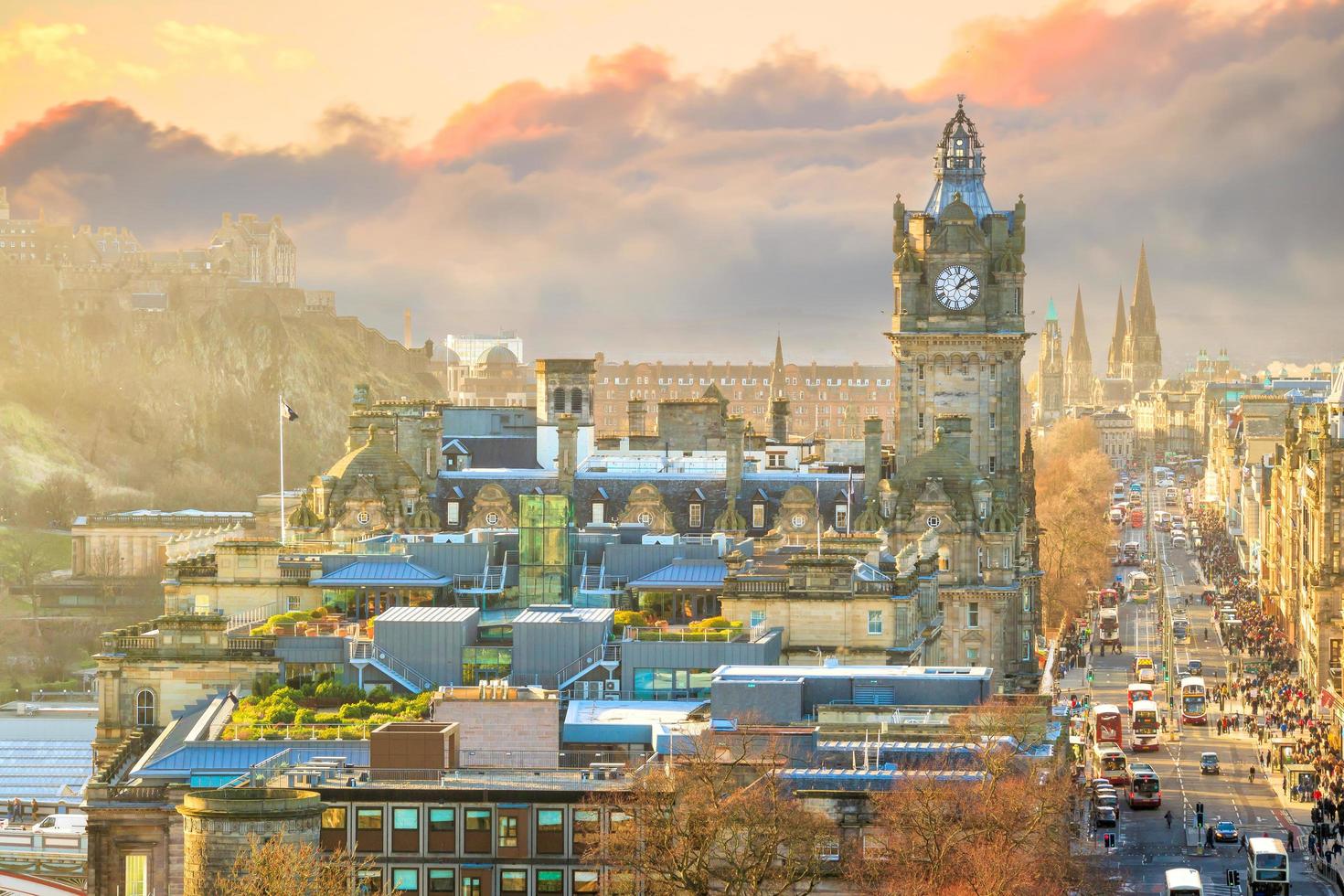 Old town Edinburgh and Edinburgh castle photo