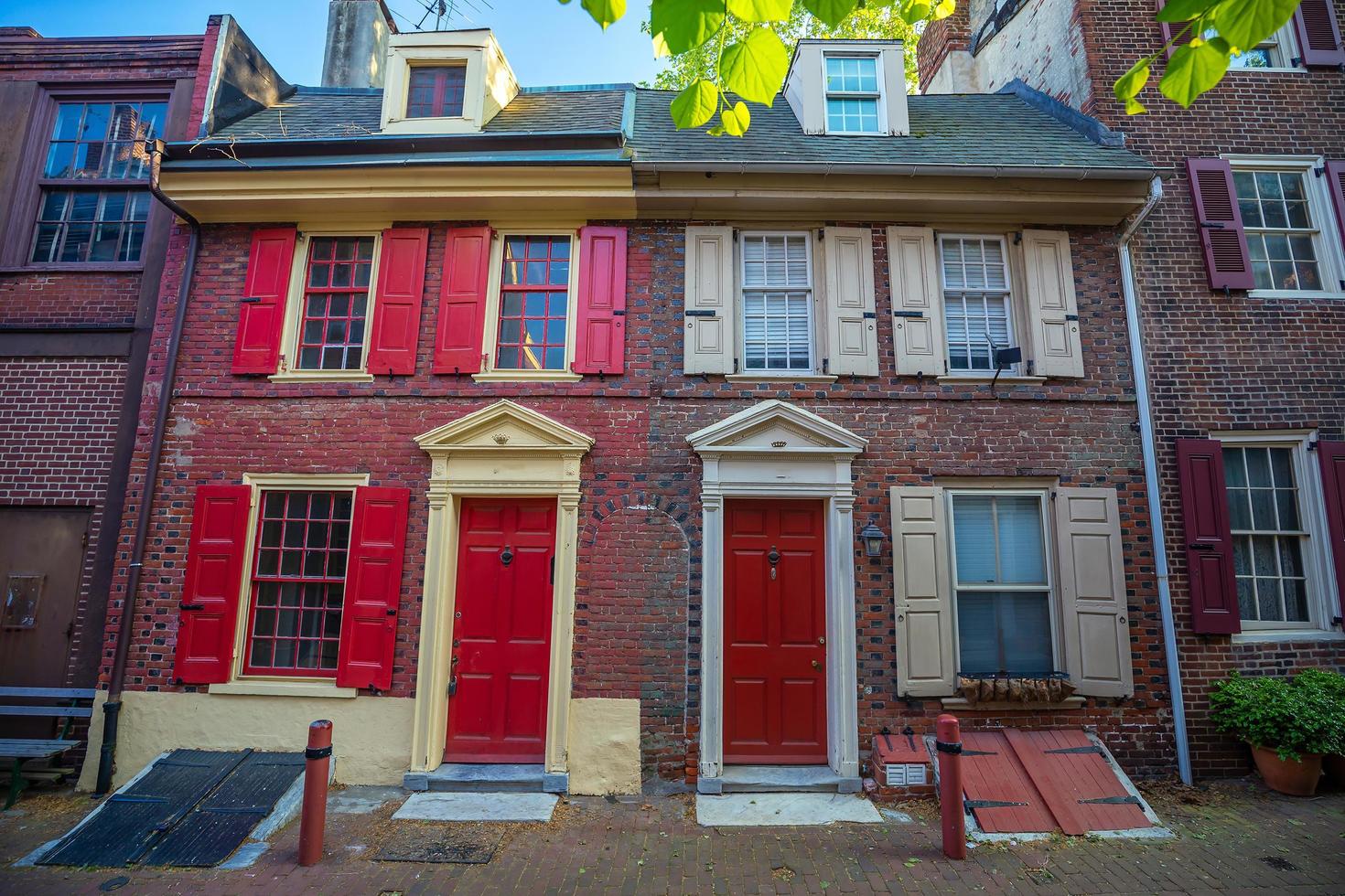 Elfreth's Alley en el casco histórico de la ciudad de Filadelfia, Pensilvania foto