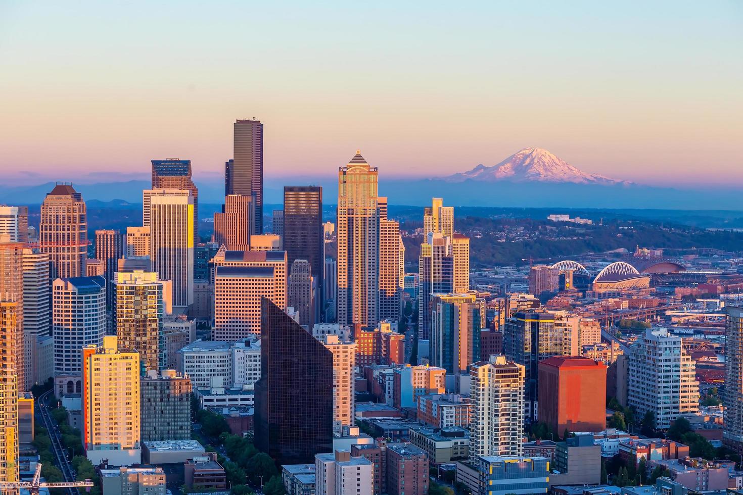 El horizonte del centro de la ciudad de Seattle paisaje urbano en el estado de Washington, EE. foto