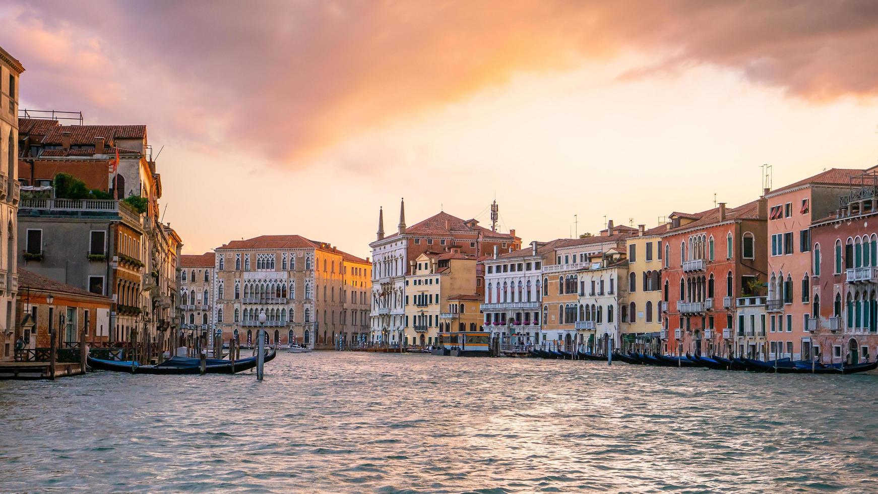 imagen del paisaje urbano de venecia, italia foto