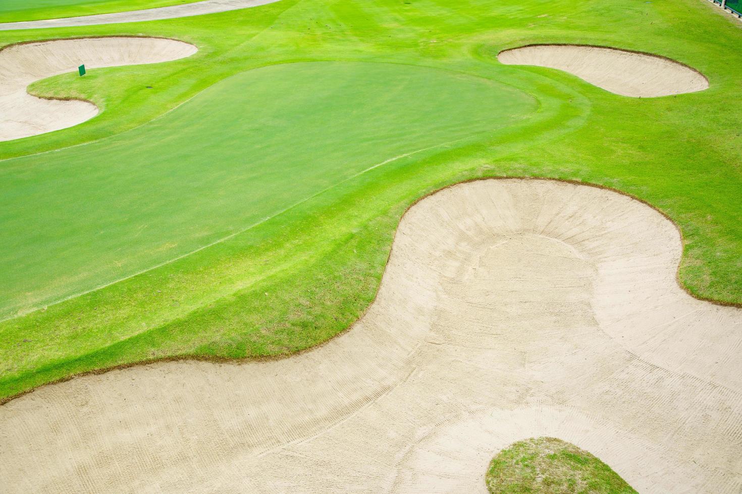 vista superior de una cancha de golf foto