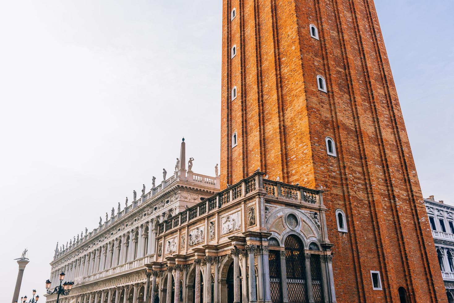 Venecia, Italia 2017- rutas turísticas de las viejas calles de Venecia de Italia foto