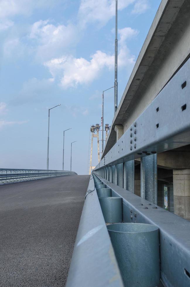 Cruce de carreteras del puente en la construcción del puente foto