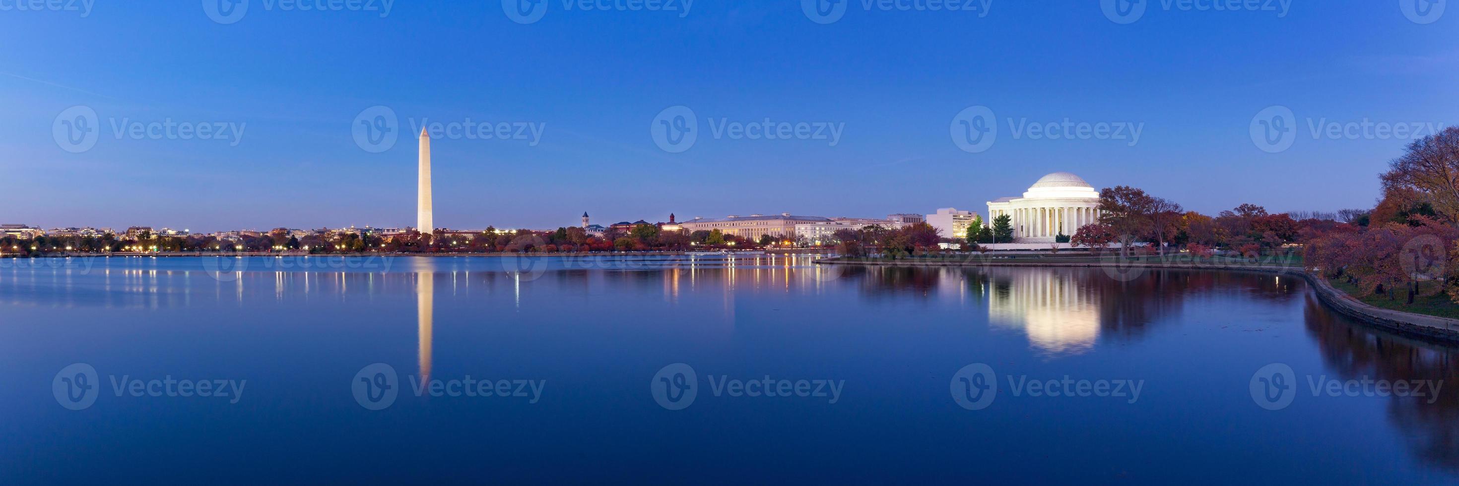 Jefferson Memorial y el Monumento a Washington, Washington DC, EE. foto