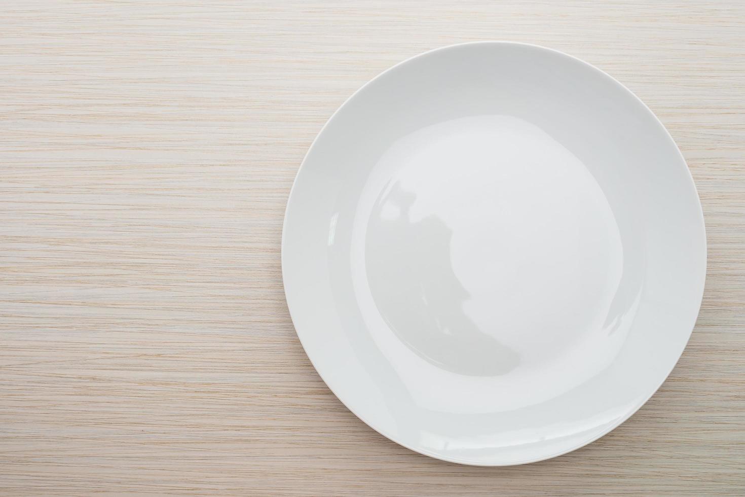 Empty white plate photo