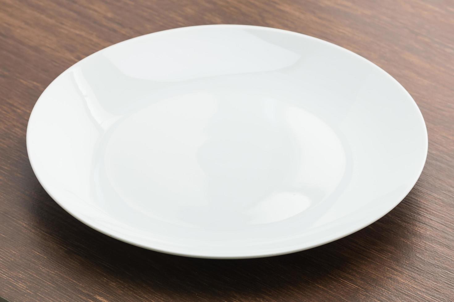 Empty white plate photo