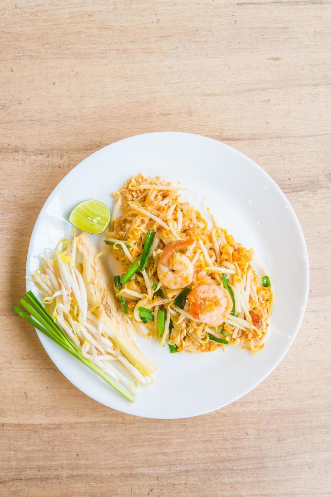 Fried thai noodles photo