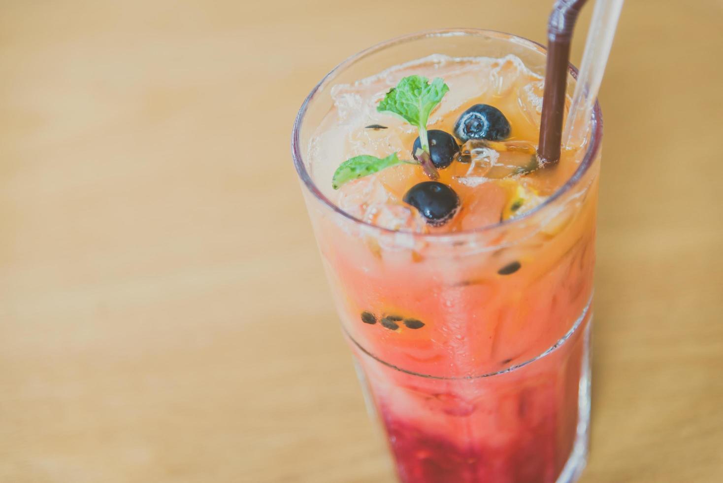 Mezclar moctails de frutas beber foto