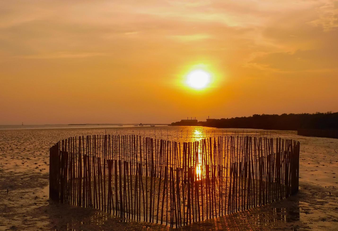 puesta de sol en el corazón del amor foto