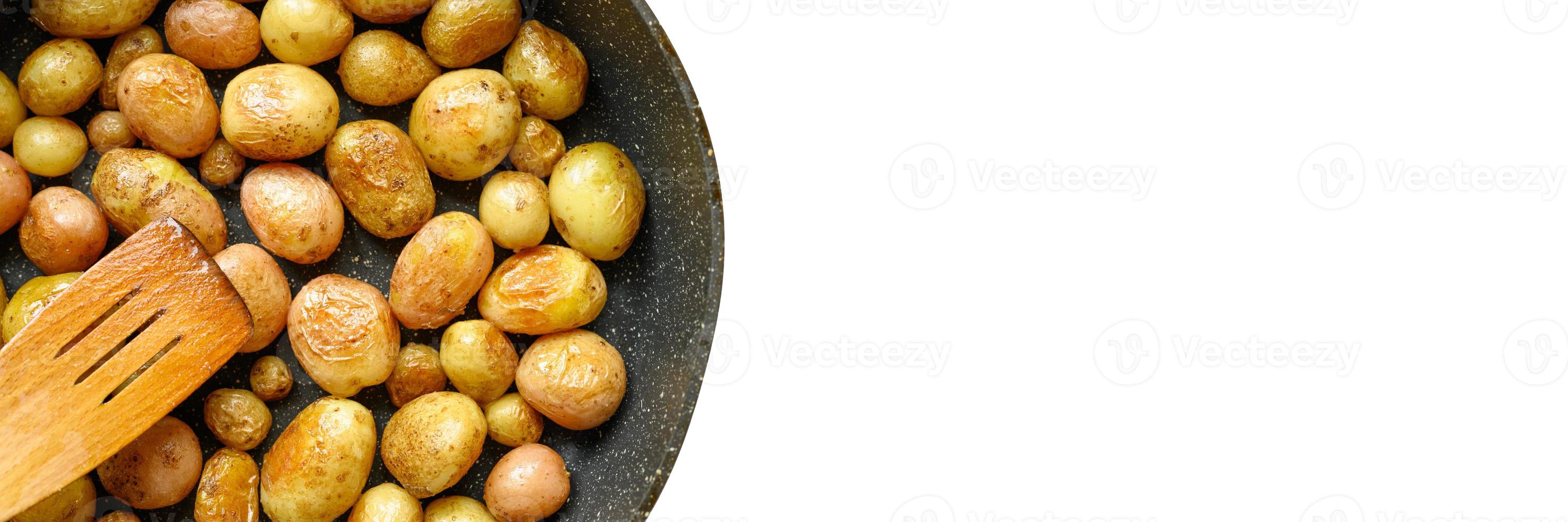 patatas asadas doradas con piel foto