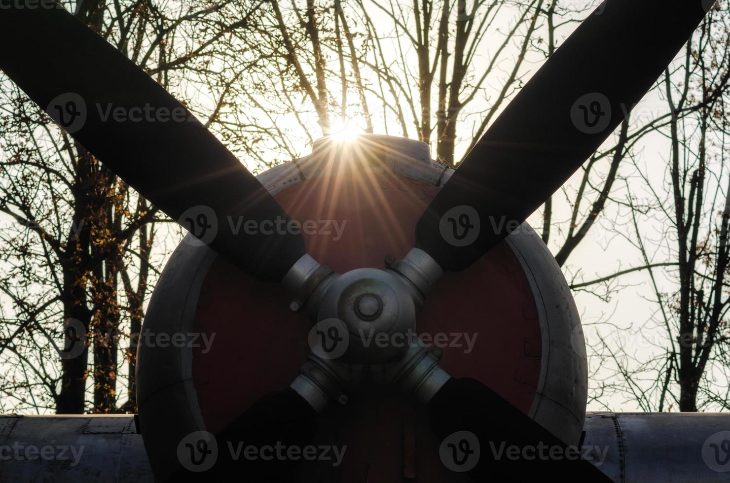 la luz del sol en una hélice foto