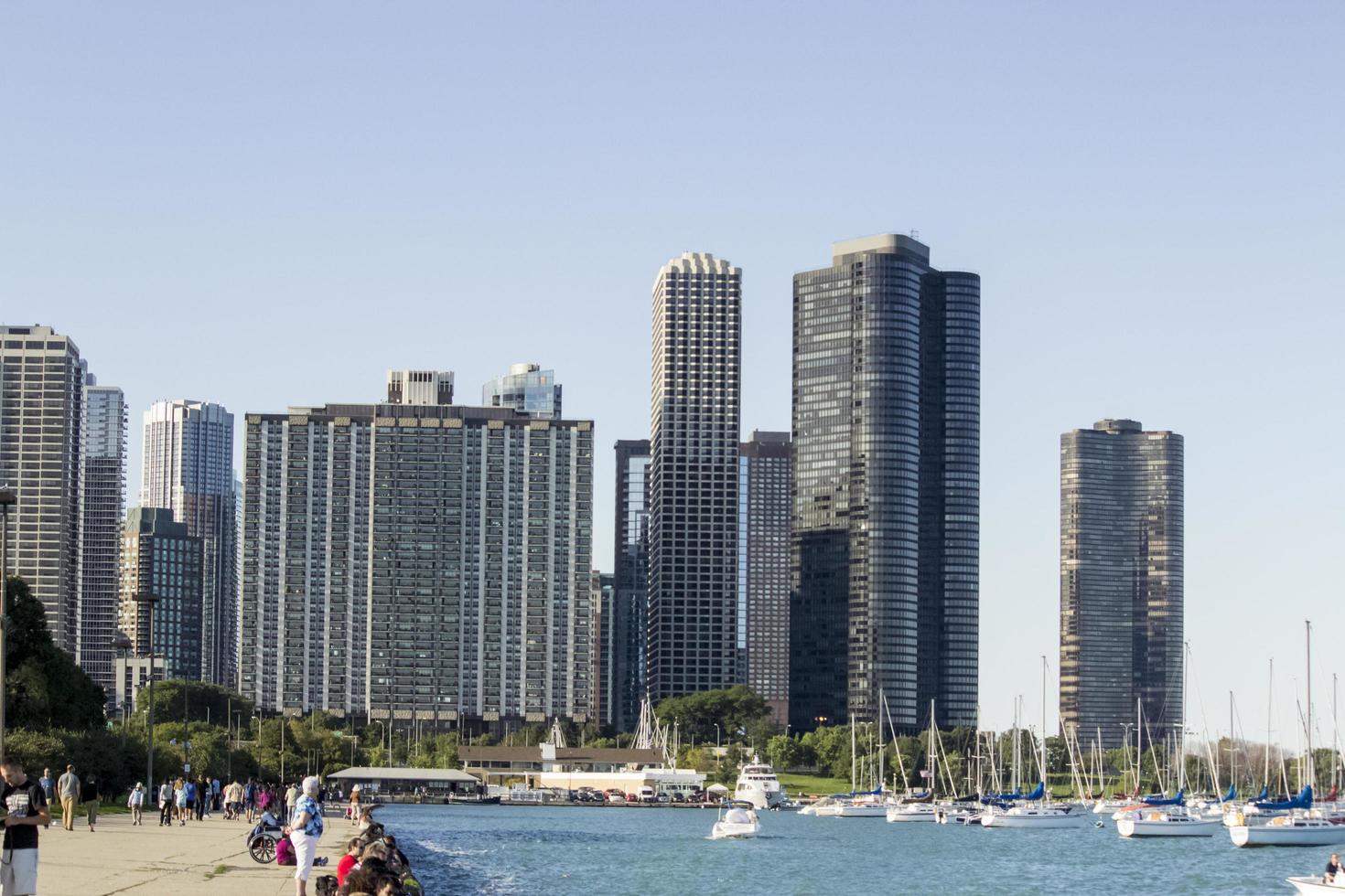 chicago, illinois 2016- horizonte de chicago - a orillas del lago foto