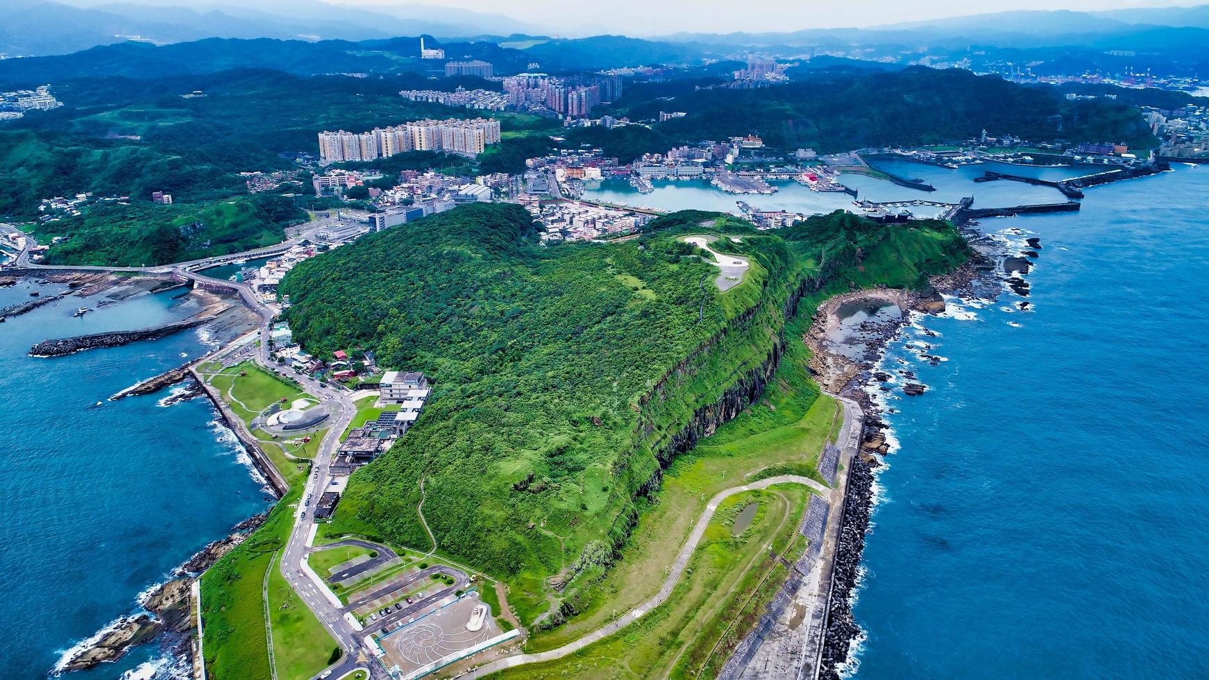 Taiwán 2017- vista aérea de la costa noreste de Taiwán en la ciudad de New Taipei. foto
