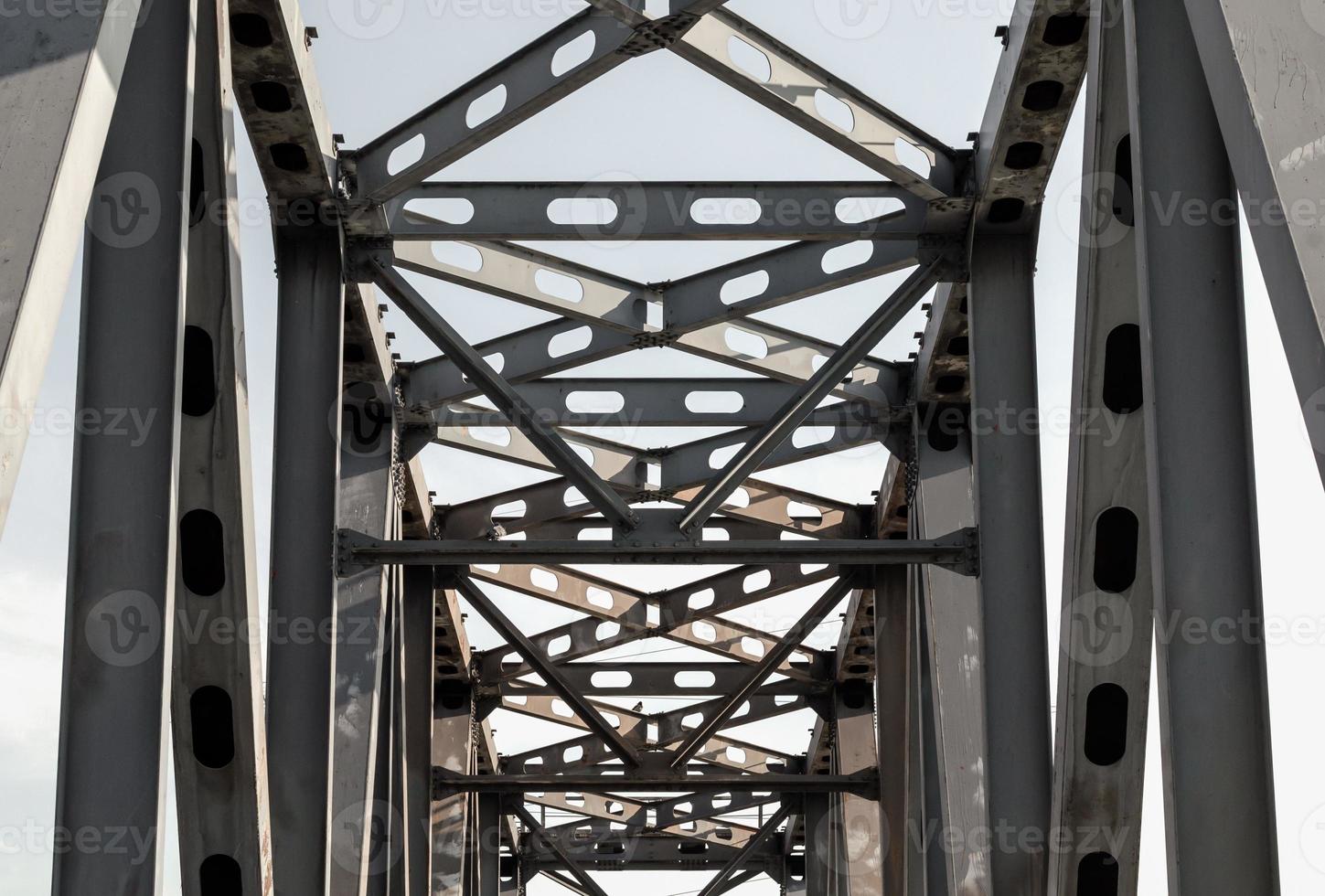 construcción de puente de metal gris foto