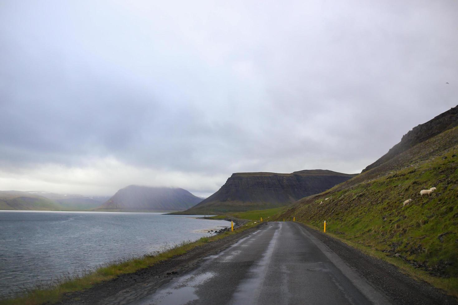 carretera de circunvalación abierta en islandia foto