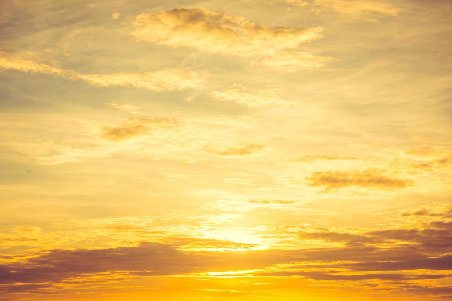 puesta de sol en la playa foto