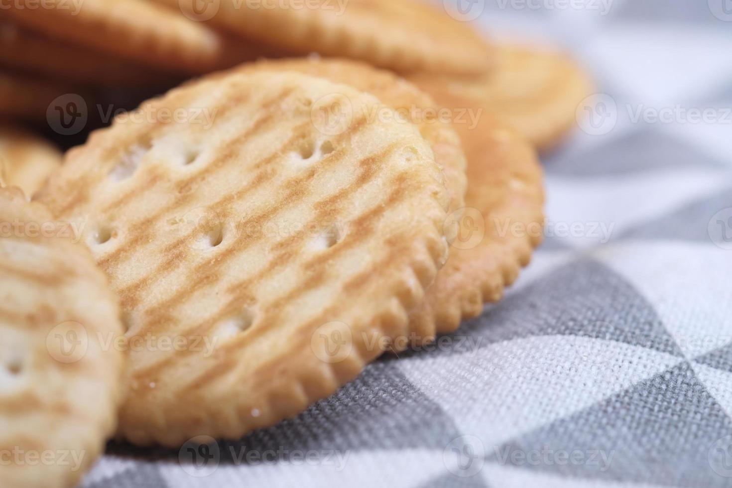 galletas en el mantel de cerca foto