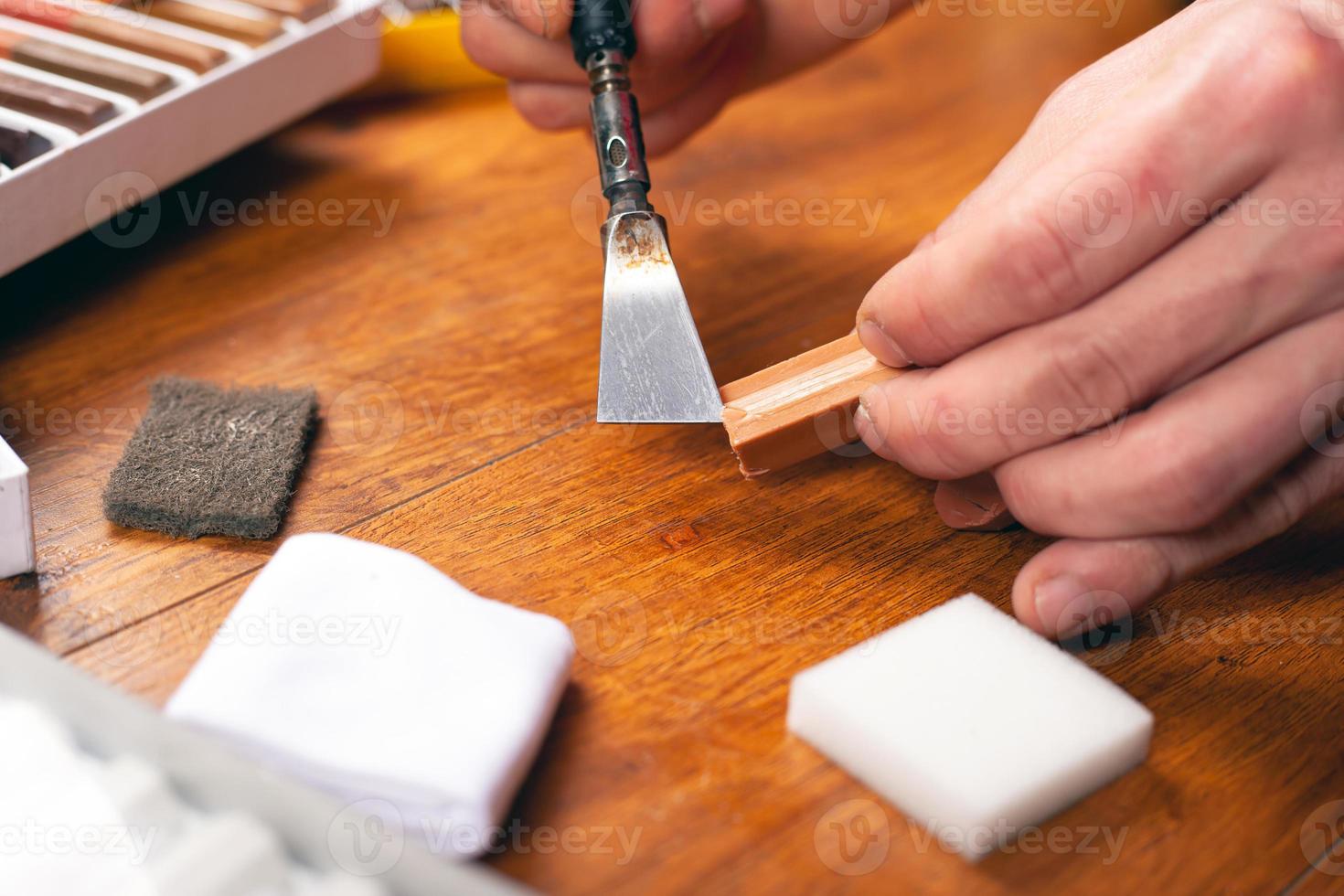 Laminate and parquet restoration wood repair tool kit photo