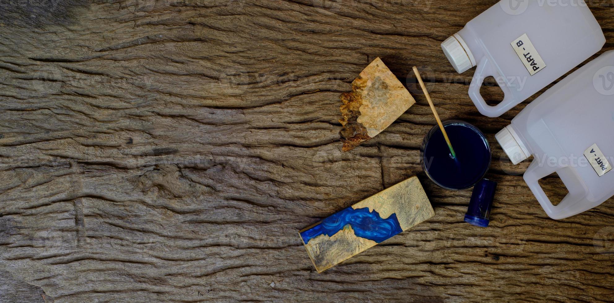 resina epoxi para fundición de madera foto