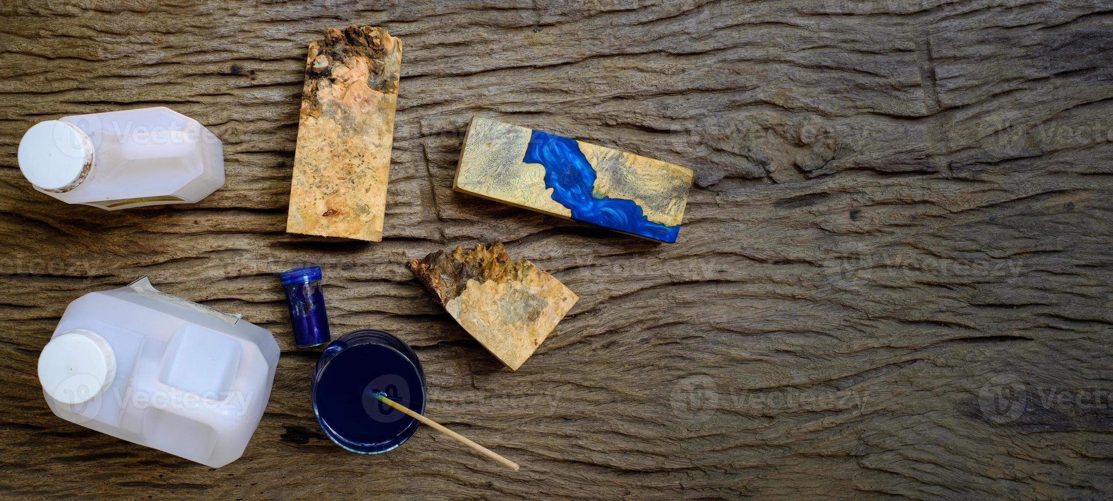 resina epoxi para fundición de madera foto