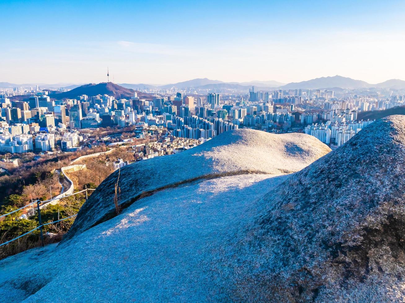 paisaje urbano en la ciudad de seúl, corea del sur foto