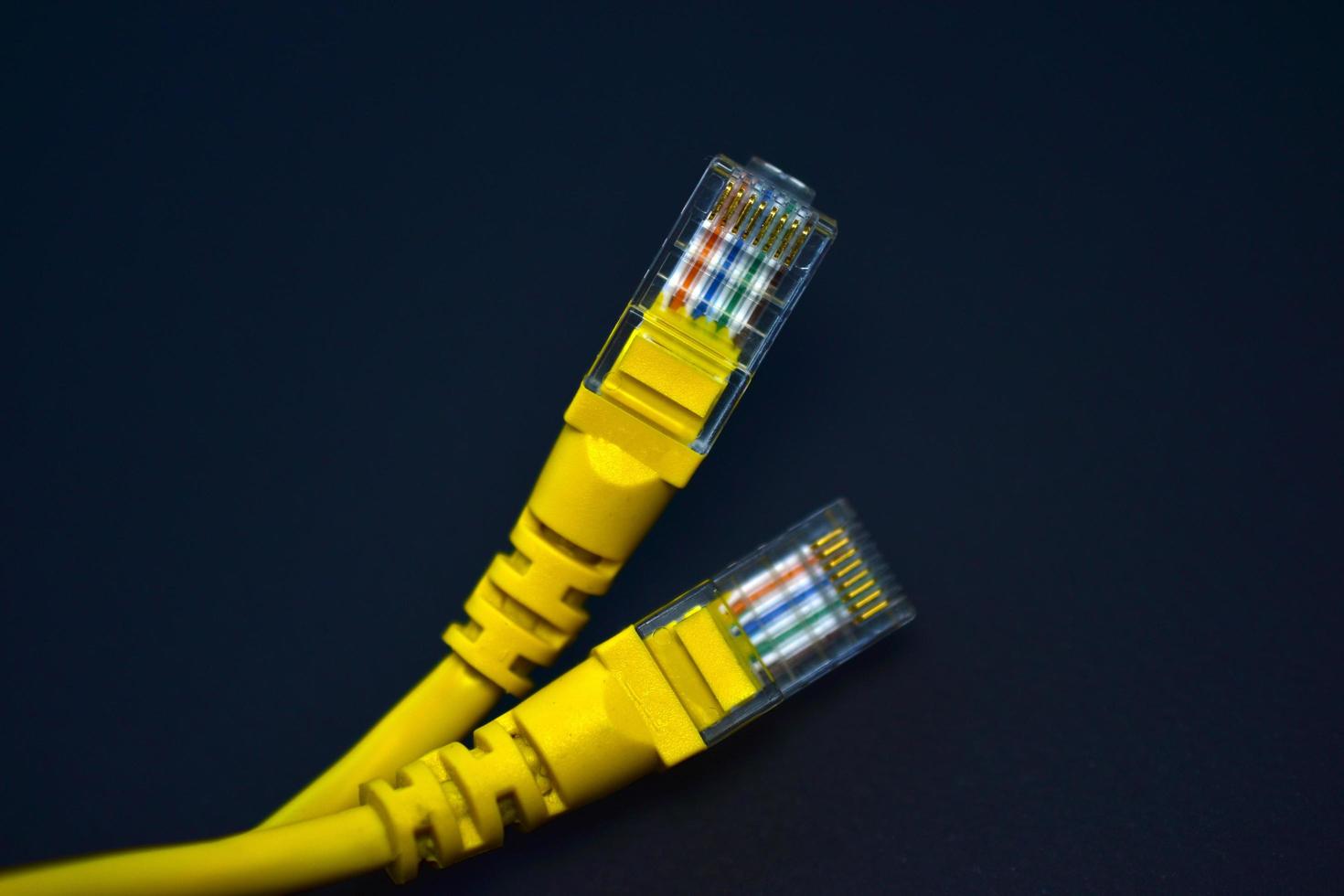 primer plano de cable de internet ethernet foto