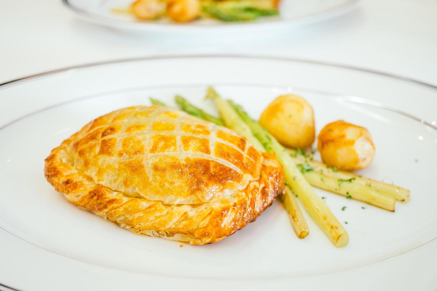 pan de tarta de pollo con verduras foto