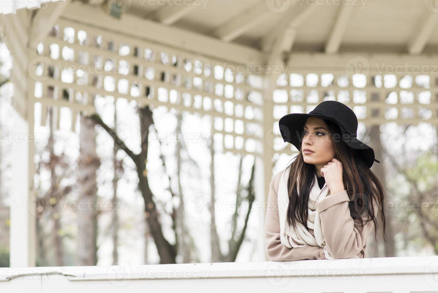 bastante, mujer joven, con, sombrero foto