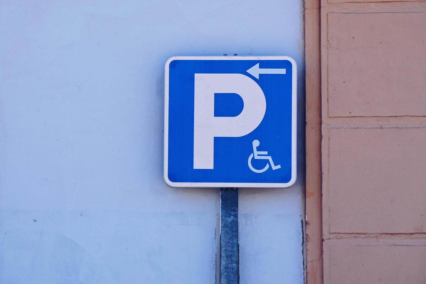 Wheelchair traffic signal on the road photo