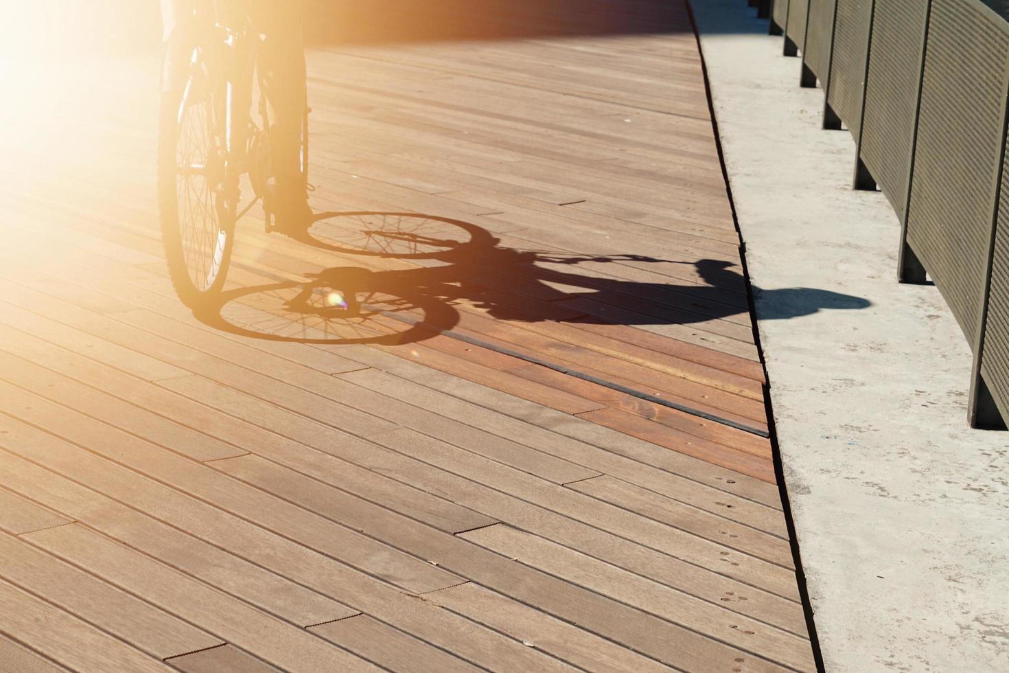 silueta de sombra de bicicleta, modo de transporte en bicicleta foto