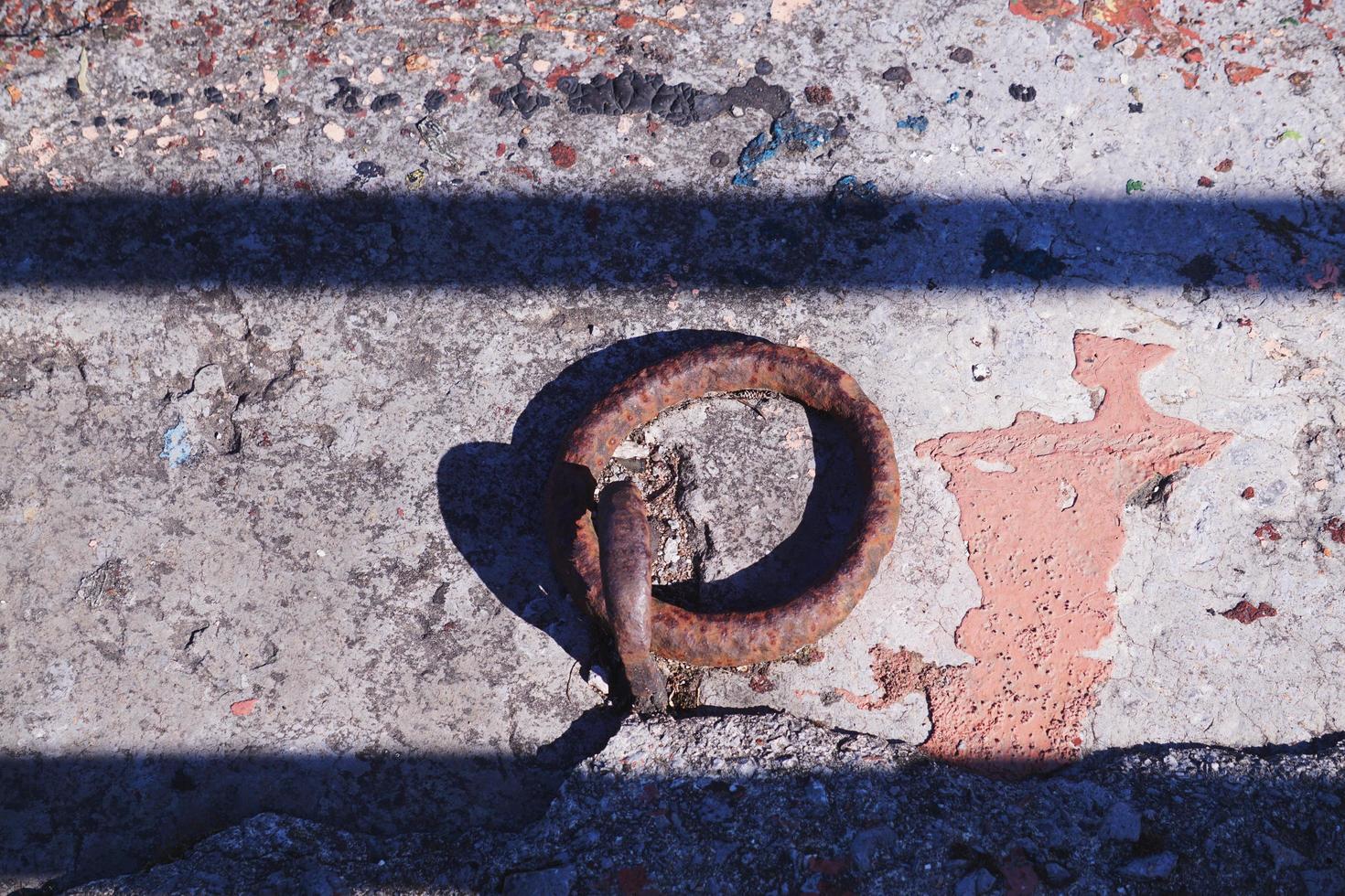 Old abandoned metallic chain photo