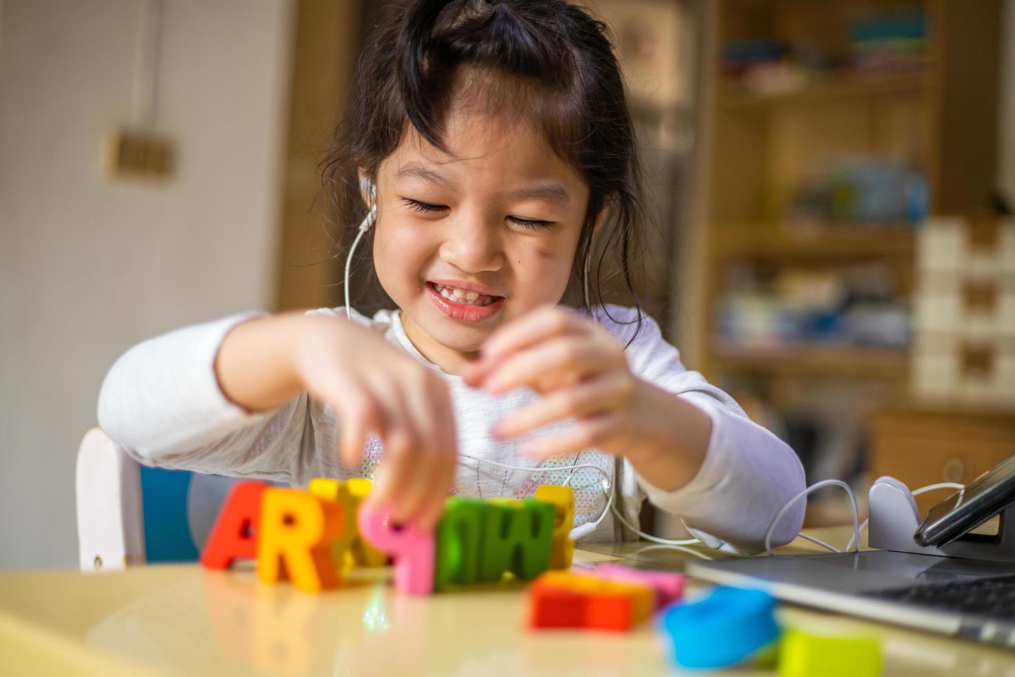 Kinder Stock Photos, Images and Backgrounds for Free Download