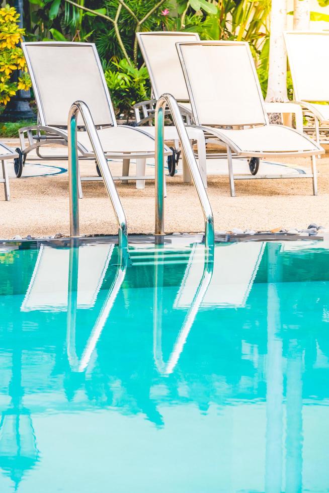 piscina al aire libre en el complejo hotelero foto