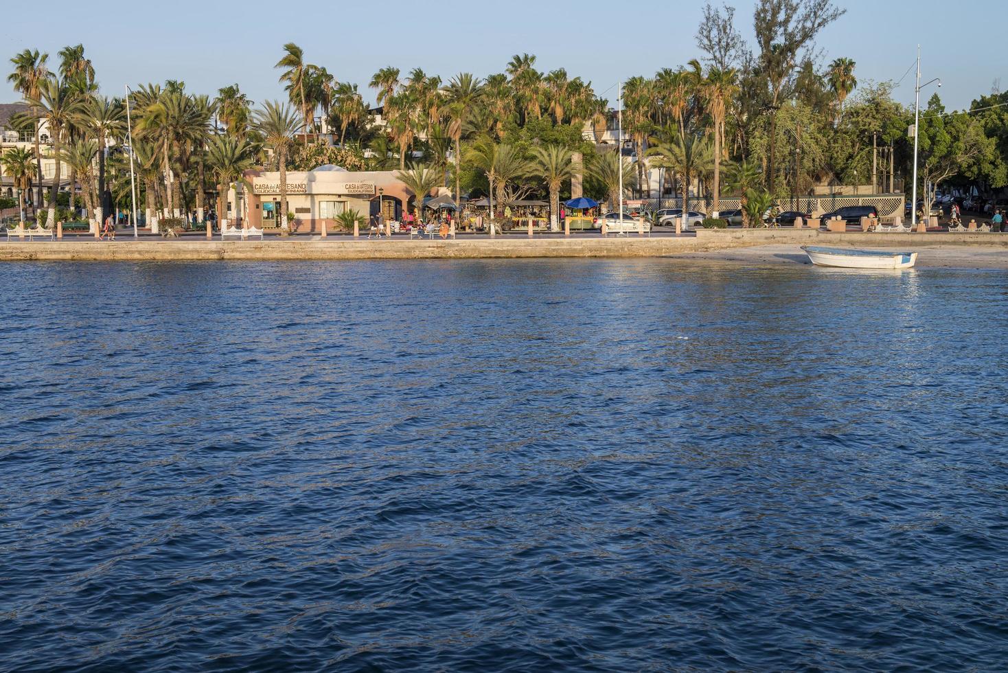 Malecón de la paz en la península de baja baja california sur mexico foto