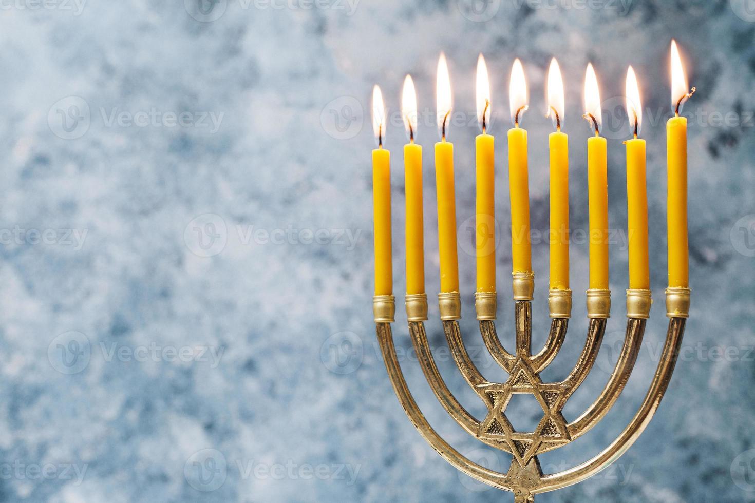 candelabro judío tradicional. concepto de fotografía hermosa de alta calidad y resolución foto