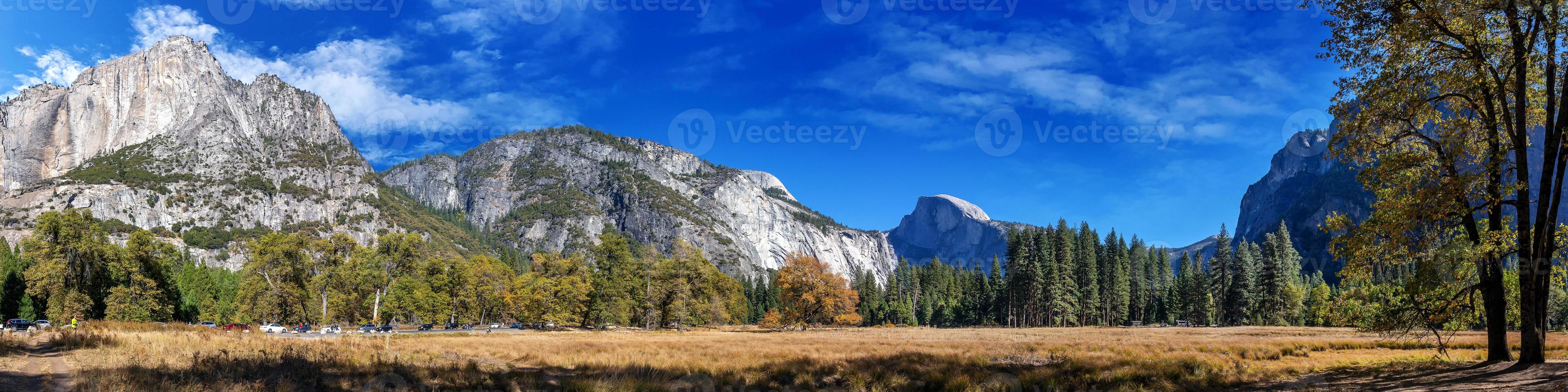 Panorama view of Yosemite nation park  in a sunny day. photo